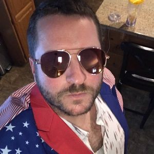 Meet your Posher, Cory